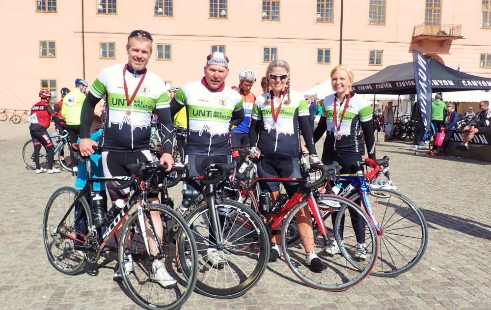 Team Cykelfröken körde 167 km i sina snygga UNT Bike Weekend-kläder. 