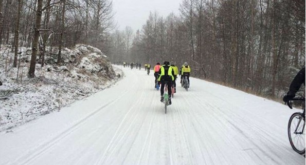 Vackert, snöigt och episkt - även om 33 mil i snö kanske inte är exakt det som solskenscyklisten drömmer om...