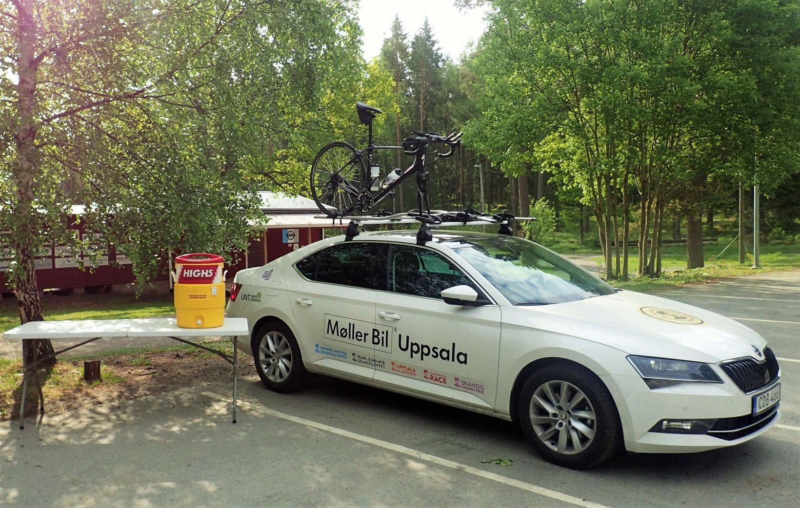 Jag kör UNT Bike Weekends fina bil från Skoda/Möller bil under ett par veckor till några olika motionslopp, och samtidigt passar vi på att bjuda alla cyklister på sportdryck från High5! 