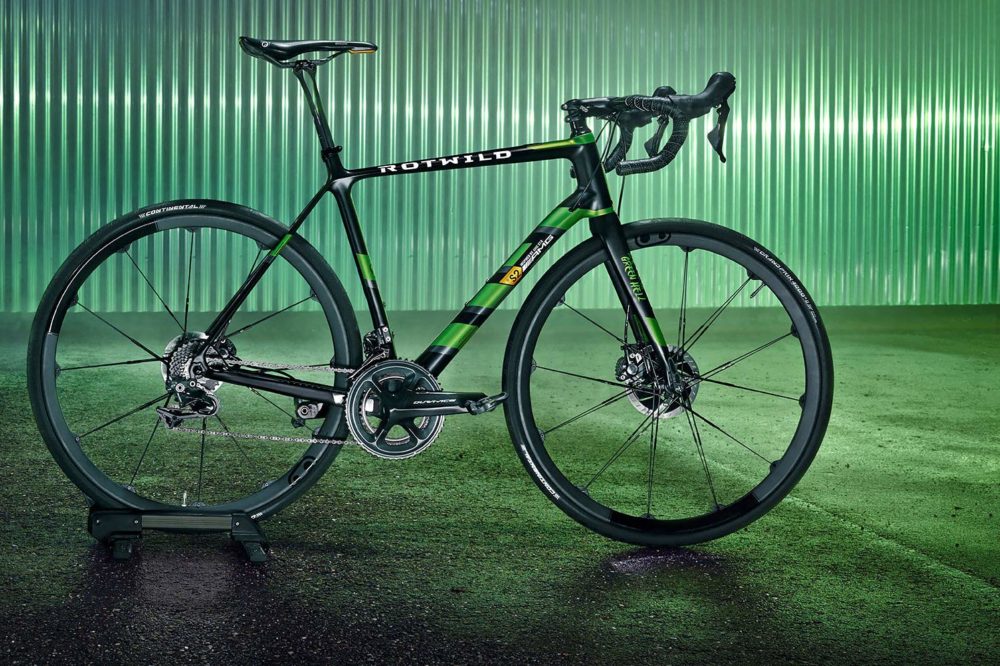 Rotwild-x-Mercedes-AMG-R-S2_Beast-of-the-Green-Hell-limited-edition_lightweight-carbon-disc-brake-road-bike_complete-bike